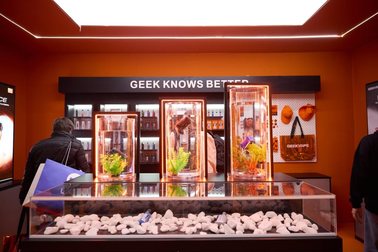 GEEKVAPE präsentiert auf der Vapexpo Paris das Konzept „GEEK STORE“ und zeigt Partnern das Retail-Erlebnis der Zukunft